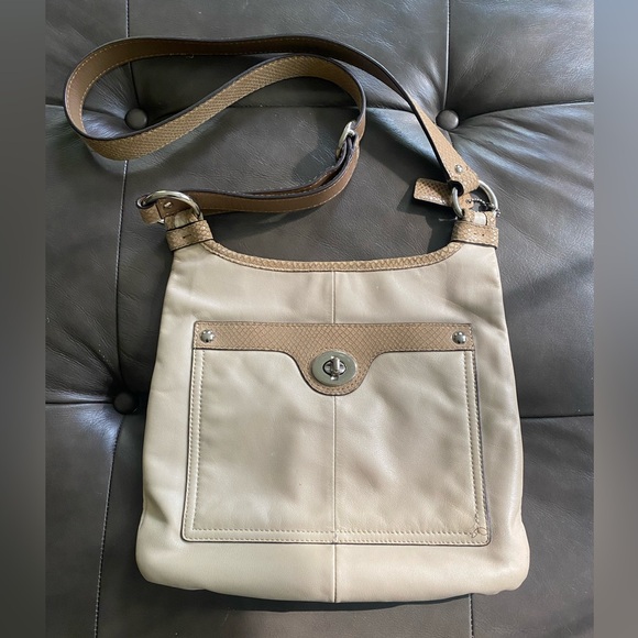 COACH Penelope Leather Crossbody bag - Picture 1 of 5